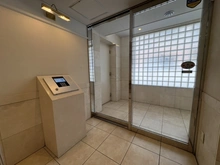 【東京都/新宿区大京町】アビテ四谷大京町 エントランス