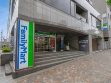 【東京都/北区赤羽西】ザ・パークハウス赤羽フロント  ファミリーマート 赤羽並木通り店(現地より約60m):