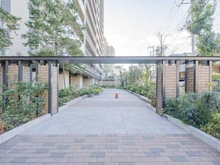 【東京都/北区志茂】ザ・パークハウスオイコス赤羽志茂 サードスクエア アプローチ