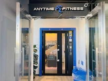 【東京都/北区上十条】ザ・タワー十条  エニタイムフィットネス十条駅前店（現地より約10m）：マンション敷地内