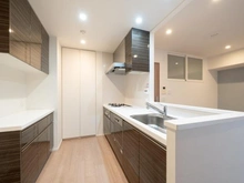 【東京都/北区赤羽南】ザ・パークハウス赤羽イーストウイング キッチン：約3.4帖のキッチン