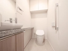 【東京都/北区赤羽南】ザ・パークハウス赤羽イーストウイング トイレ：温水洗浄機能付き