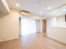 【東京都/北区赤羽南】ザ・パークハウス赤羽イーストウイング LDK：約14.4帖のリビングダイニングキッチン