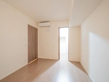 【東京都/北区赤羽南】ザ・パークハウス赤羽イーストウイング 洋室：約6.2帖の洋室。ウォークインクローゼット付き