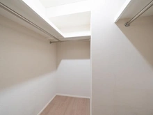 【東京都/北区赤羽南】ザ・パークハウス赤羽イーストウイング 収納：約1.8帖のウォークインクローゼット