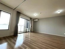 【東京都/北区赤羽南】ローレルコート赤羽 リビング・ダイニング：洋室扉開扉時