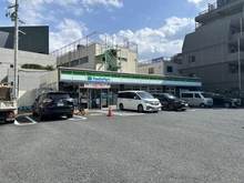 【東京都/板橋区小豆沢】パークハイツ小豆沢 ファミリマート小豆沢一丁目店（現地より約382m）
