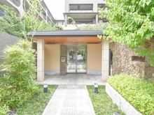 【京都府/京都市上京区三丁町】グラン・リソシエ御所西 エントランス