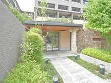 【京都府/京都市上京区三丁町】グラン・リソシエ御所西 エントランス