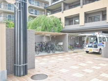 【京都府/京都市上京区三丁町】グラン・リソシエ御所西 敷地内