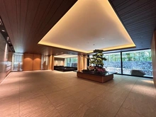 【京都府/京都市左京区下鴨泉川町】J.GRAN THE HONOR 下鴨糺の杜 参道西 寛心の棟 エントランス