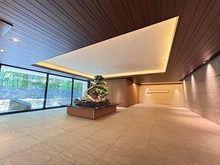 【京都府/京都市左京区下鴨泉川町】J.GRAN THE HONOR 下鴨糺の杜 参道西 寛心の棟 エントランス
