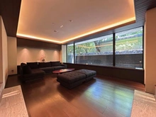 【京都府/京都市左京区下鴨泉川町】J.GRAN THE HONOR 下鴨糺の杜 参道西 寛心の棟 エントランス