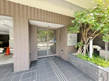 【京都府/京都市下京区綾西洞院町】ライオンズ京都四条烏丸レジデンス エントランス