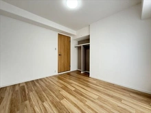 【京都府/京都市伏見区深草綿森町】グラン・ドムール伏見桃山 洋室