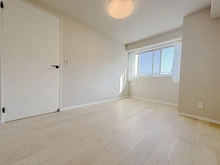 【京都府/京都市中京区西洞院通錦小路下る】ファヴィエ四条西洞院 洋室