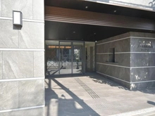 【京都府/京都市右京区西院四条畑町】パラドール西院四条通マークス エントランス