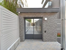 【京都府/京都市右京区西院四条畑町】パラドール西院四条通マークス エントランス