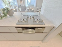 【京都府/京都市中京区両替町通二条下る】アバンエスパス烏丸御池 キッチン：三口コンロ