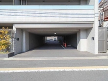 【京都府/京都市下京区西七条東御前田町】シーンズ京都西大路五条パークホームズ 駐車場