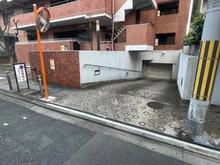 【京都府/京都市下京区本燈籠町】デ・リード烏丸東 駐車場