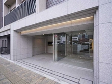 【京都府/京都市下京区上平野町】ジオ烏丸五条 エントランス