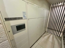 【京都府/京都市下京区室町通仏光寺上る】四条烏丸クロスマーク 宅配BOX