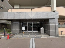 【滋賀県/大津市茶が崎】ルネ大津皇子が丘ロイヤルビュー エントランス