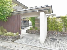 【京都府/京都市右京区宇多野御屋敷町】ル・パルトネール京都御屋敷町 エントランス