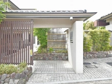 【京都府/京都市右京区宇多野御屋敷町】ル・パルトネール京都御屋敷町 エントランス