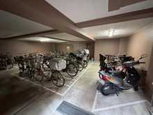 【京都府/京都市東山区東大路渋谷上る】コスモ東山 駐輪場：バイク置き場