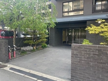【京都府/京都市中京区六角通烏丸東入】プレミスト京都六角通堂之前町　3階 アプローチ