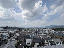 【京都府/京都市左京区吉田下阿達町】コスモ吉田近衛通 眺望：共用部屋上から