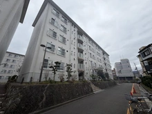 【京都府/長岡京市八条が丘】長岡天神ハイツ 17号棟 外観：全1棟/真ん中
