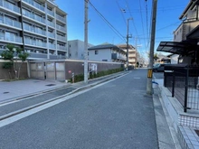 【京都府/京都市下京区七条御所ノ内北町】エステムプラザ京都御所ノ内REGIA 前面道路