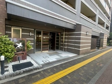 【京都府/京都市中京区西ノ京新建町】パデシオン西大路御池駅前 エントランス