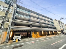 【京都府/京都市下京区室町通仏光寺上る】四条烏丸クロスマーク 外観