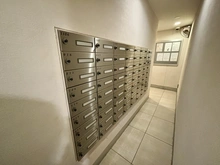 【京都府/京都市下京区室町通仏光寺上る】四条烏丸クロスマーク メールBOX