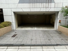 【京都府/京都市中京区衣棚通姉小路下る】ルイシャトレ御池 駐車場
