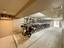【京都府/京都市下京区西木屋町通松原上る2丁目】イーグルコート京都河原町 駐輪場