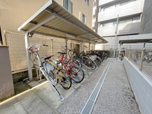 【京都府/京都市中京区釜座通姉小路下る】アルス京都姉小路 駐輪場