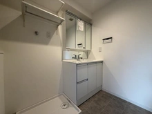 【兵庫県/神戸市中央区元町通】ライオンズマンション神戸元町通 洗面室：洗濯機置場