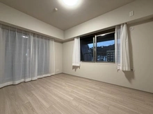 【兵庫県/神戸市中央区中山手通】ローレルトアスクエア 洋室