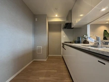 【兵庫県/神戸市中央区海岸通】ワコーレ　ザ・神戸旧居留地レジデンスタワー キッチン