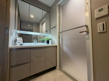 【兵庫県/神戸市中央区海岸通】ワコーレ　ザ・神戸旧居留地レジデンスタワー 洗面室