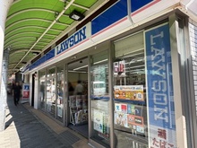 【兵庫県/神戸市垂水区神田町】プラウドタワー神戸垂水 ローソン垂水駅前店（現地より約158m）