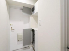 【神奈川県/横浜市神奈川区反町】ベルハウス横浜反町 収納：玄関部分