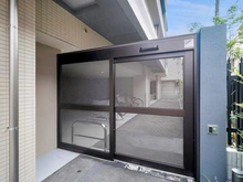 【神奈川県/横浜市鶴見区生麦】プライムスタイル横浜生麦 駐輪場：出入口