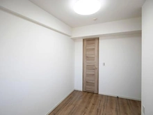 【神奈川県/横浜市旭区白根】レーベンリヴァーレ横濱鶴ヶ峰ヒルズ 洋室：約５帖