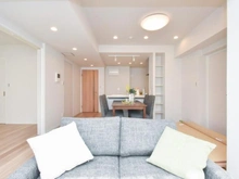 【神奈川県/横浜市都筑区仲町台】プロムナード仲町台9号棟 LDK：※資材の映り込みあり